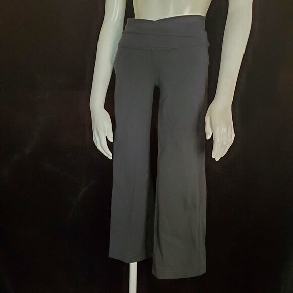 Lululemon Athletica Black Cropped Pants (6) - Picture 2 of 6